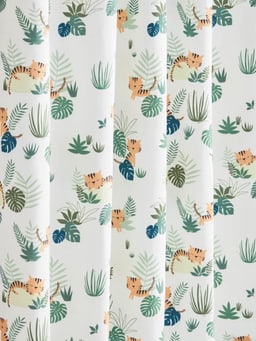 Rideaux pour enfants avec motifs de tigres et plantes de jungle.